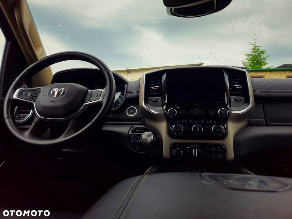 RAM 1500 5.7 Crew Cab Longbed Laramie Chrome - 24