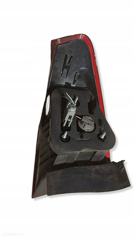 prawa tylna lampa w błotnik do forda mondeo mk4 hb - 2