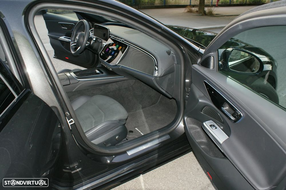 Mercedes-Benz E 300 e AMG Line - 17