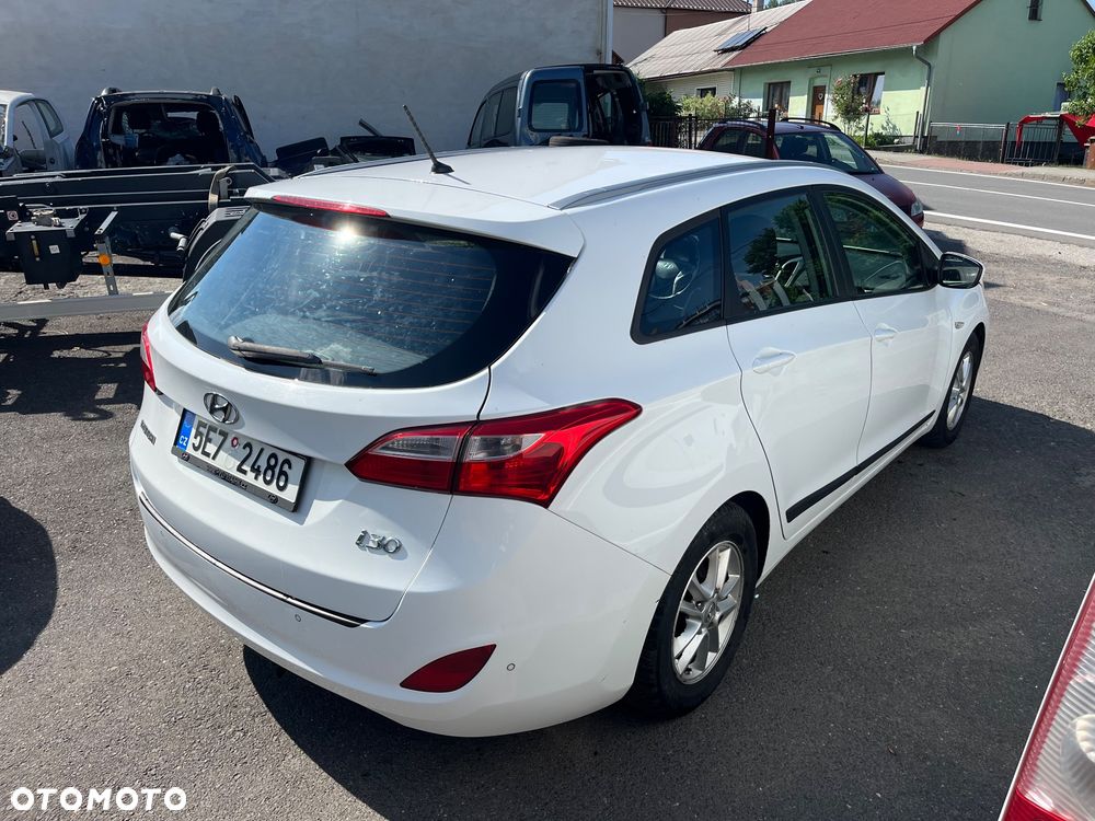 Hyundai i30 1.6 Premium - 4