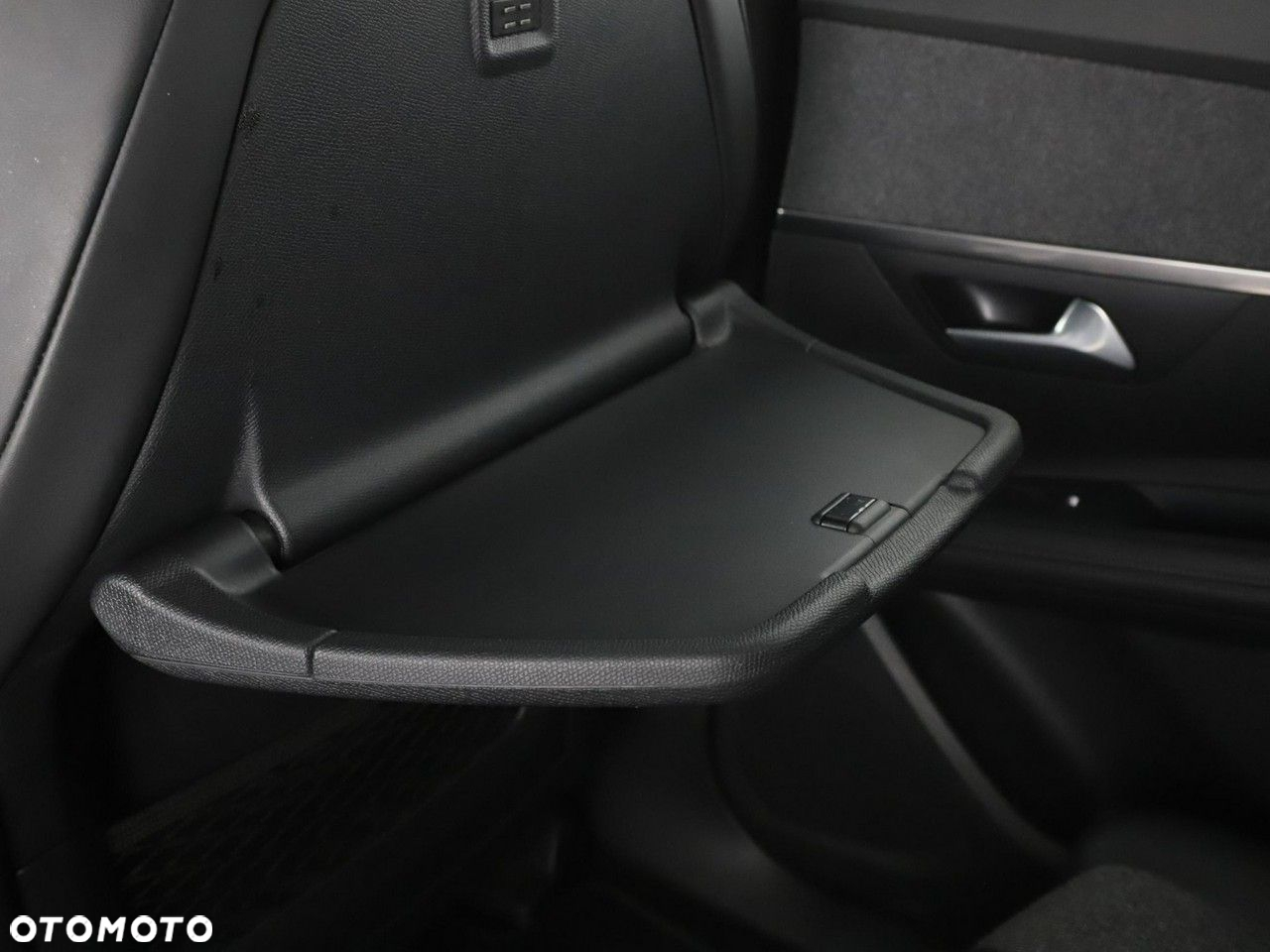 Peugeot 5008 1.5 BlueHDi Allure Pack S&S EAT8 - 37