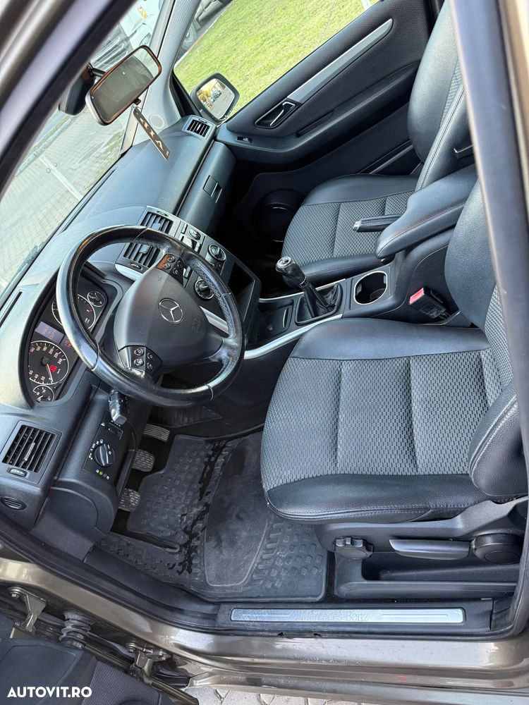 Mercedes-Benz A - 11