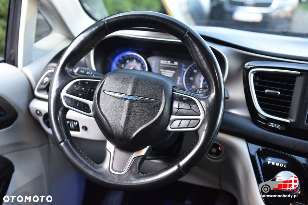 Chrysler Pacifica - 26