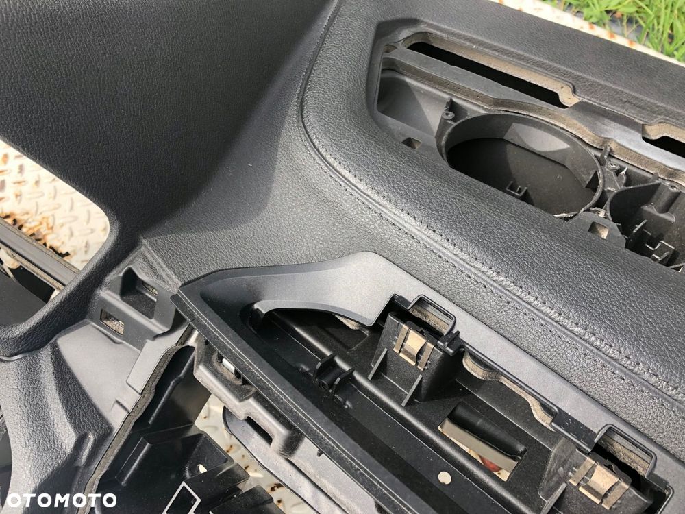 bmw x1 f48 deska kokpit konsola poduszki pasy - 5