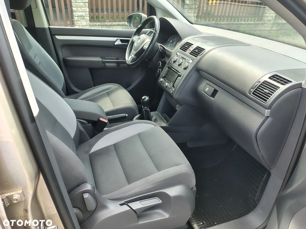 Volkswagen Touran 2.0 TDI DPF BlueMotion Technology Life - 21