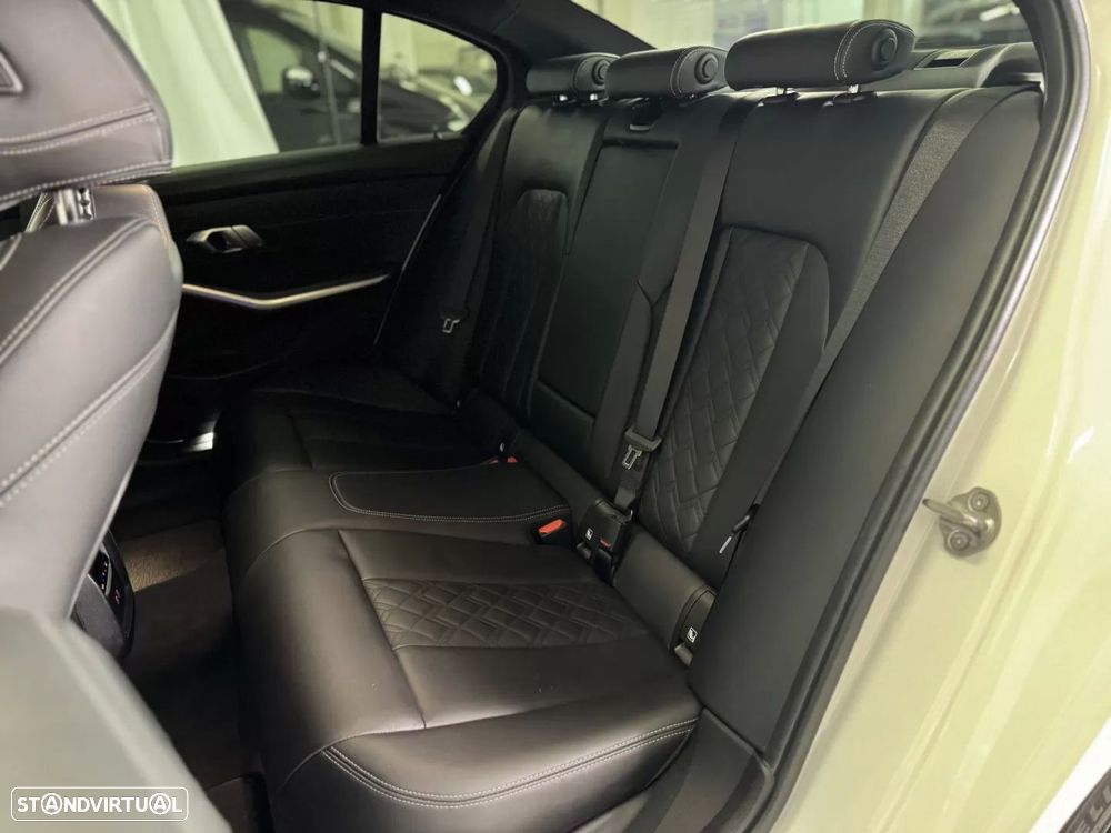 BMW M340 d xDrive Pack 50 anos M Auto - 33