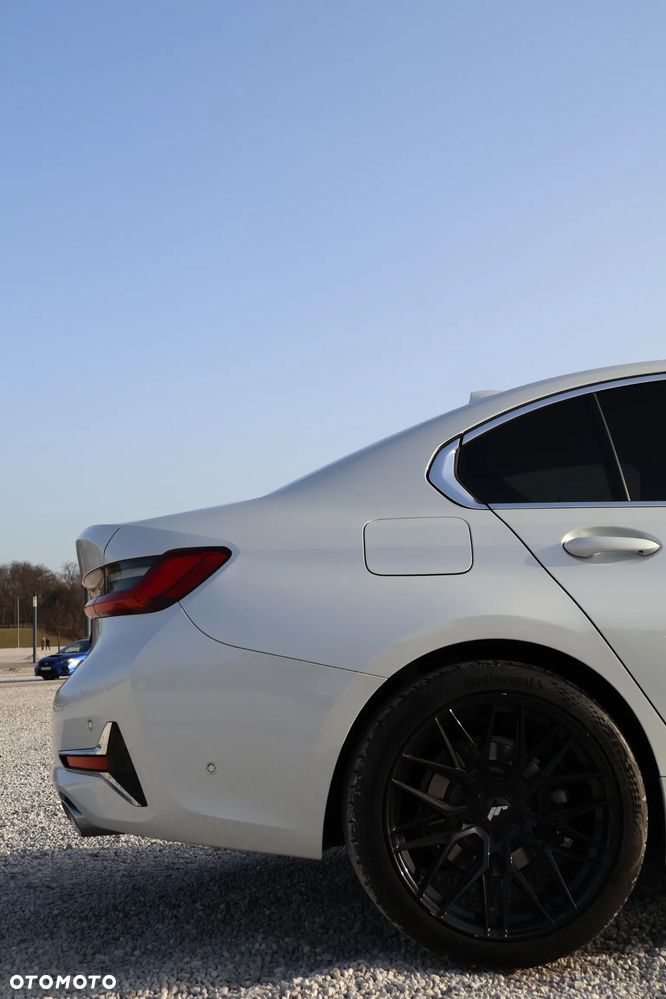 BMW Seria 3 320d xDrive Luxury Line - 12