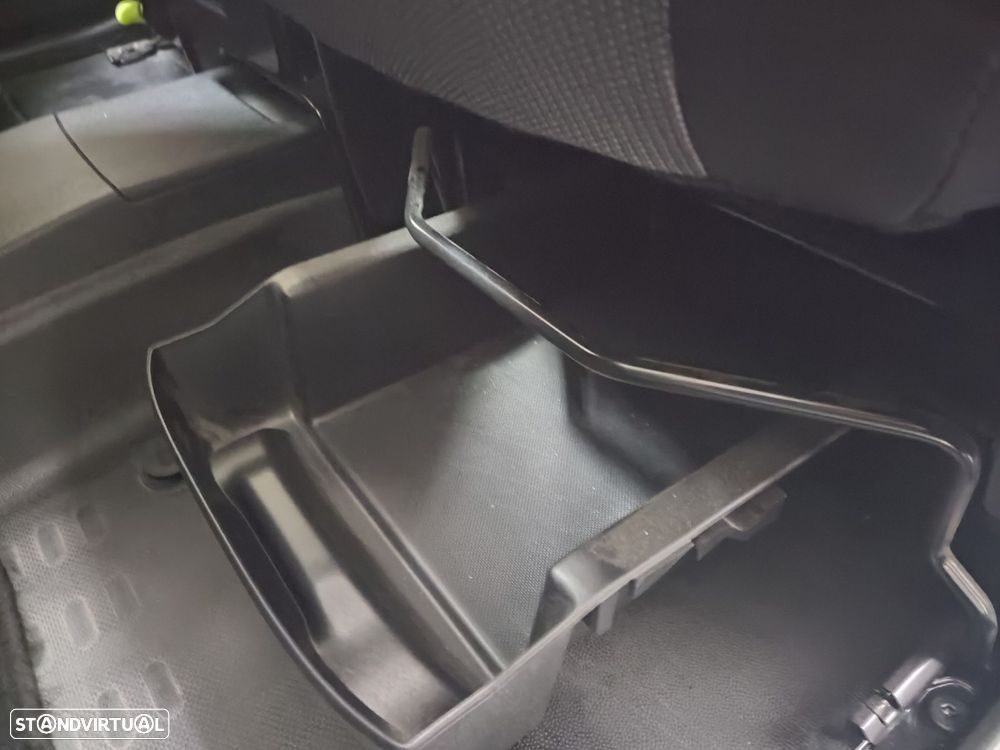 Citroën Berlingo Outro - 21