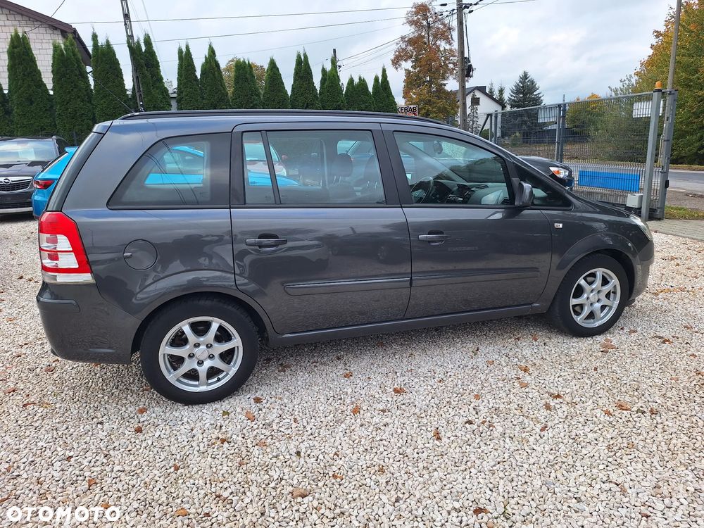 Opel Zafira 1.8 Design Edition - 12