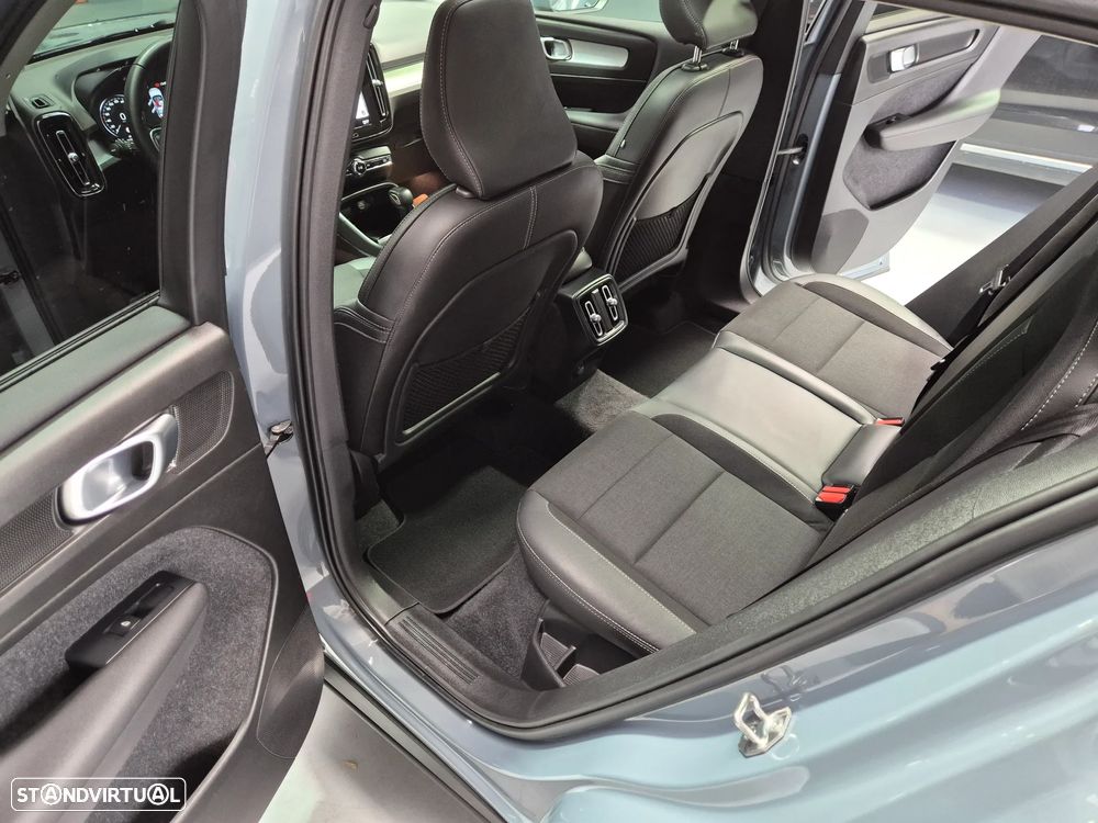 Volvo XC 40 2.0 D3 Momentum Plus - 42