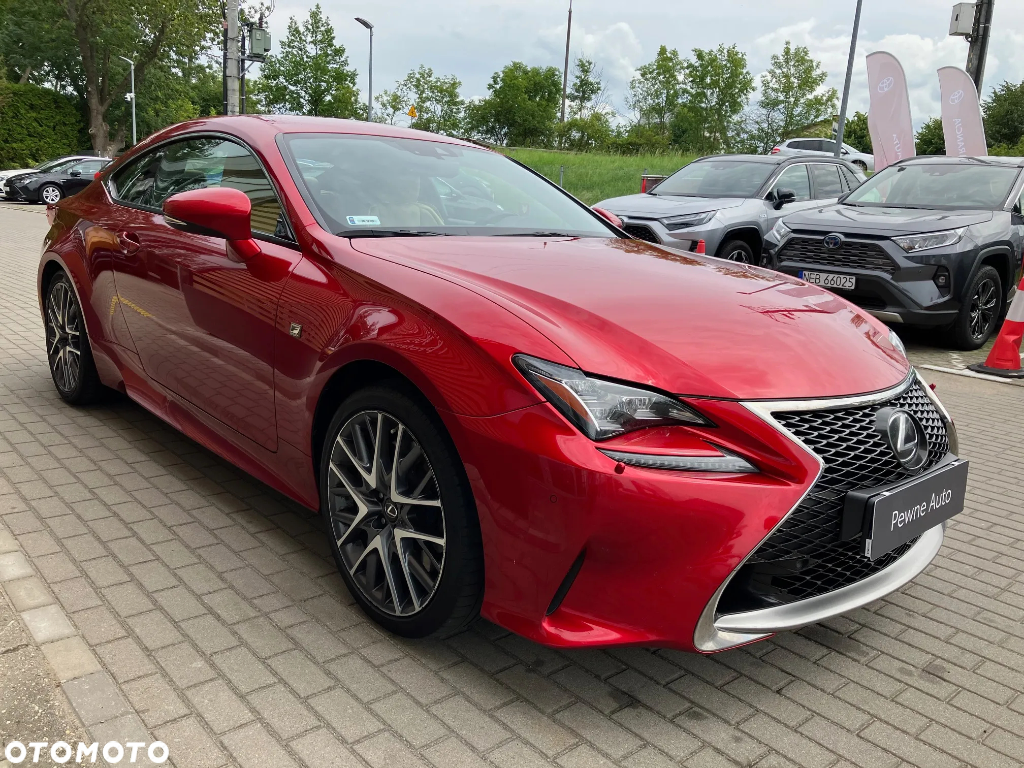 Lexus RC 200t / 300 F Sport - 11