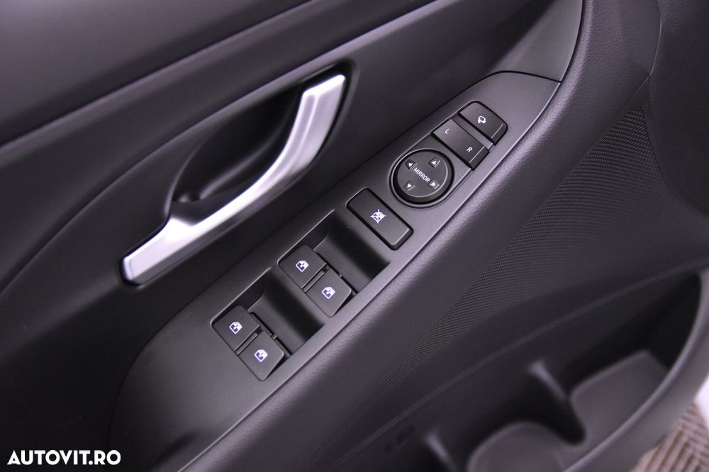 Hyundai i30 1.5 96CP M/T Highway - 20