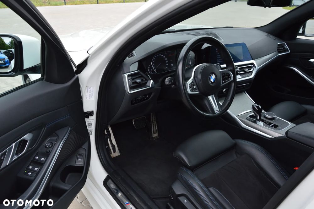 BMW Seria 3 320d xDrive - 17