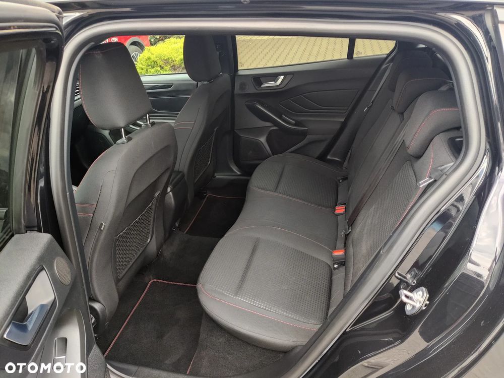 Ford Focus 1.0 EcoBoost Hybrid ST-LINE X - 13