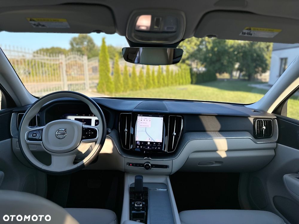 Volvo XC 60 B5 B AWD Plus Bright - 23