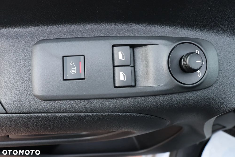 Fiat Doblo Chlodnia 2tys km Salon Pl,F-vat23,3osobowy. - 9