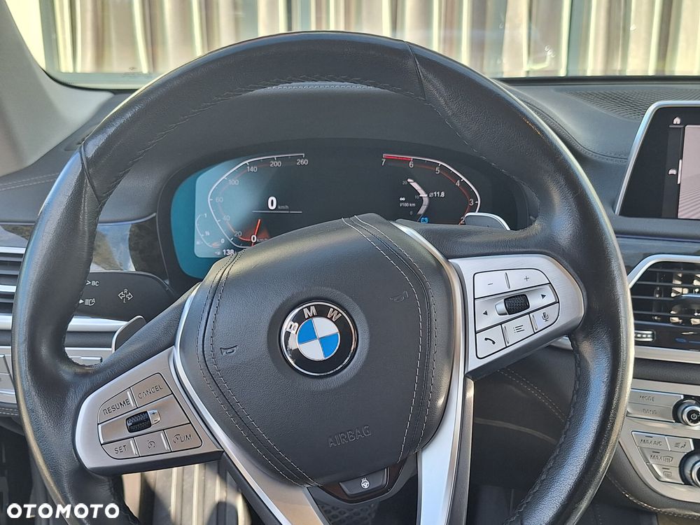 BMW Seria 7 750Li xDrive - 15