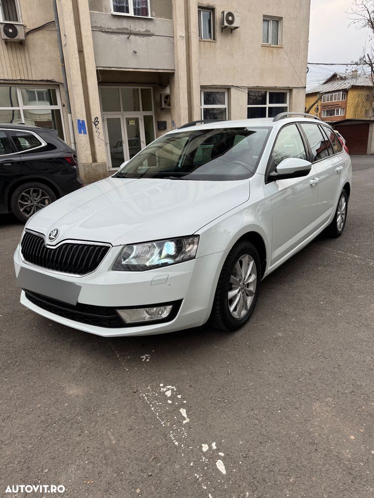 Skoda Octavia 1.6 TDI DSG Ambition - 1
