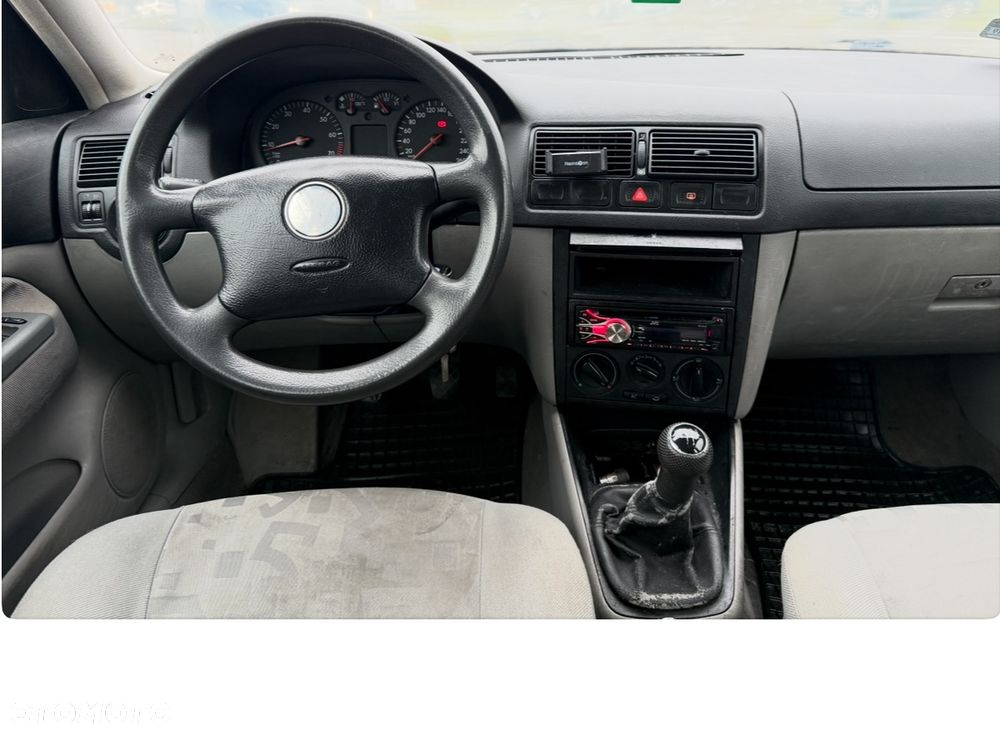 Volkswagen Golf 1.6 - 25
