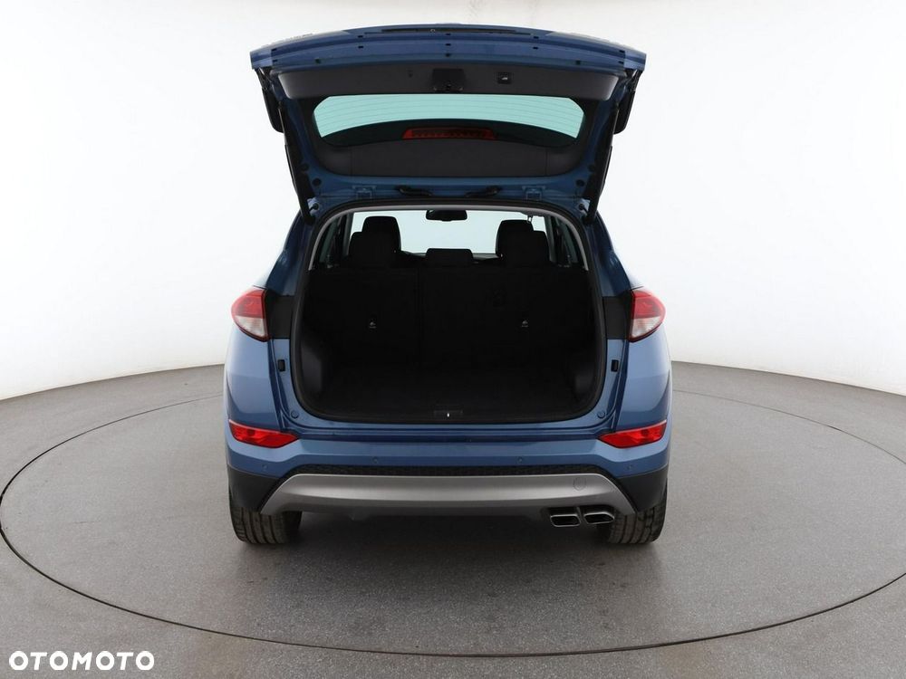Hyundai Tucson 2.0 CRDI BlueDrive Style 2WD - 20