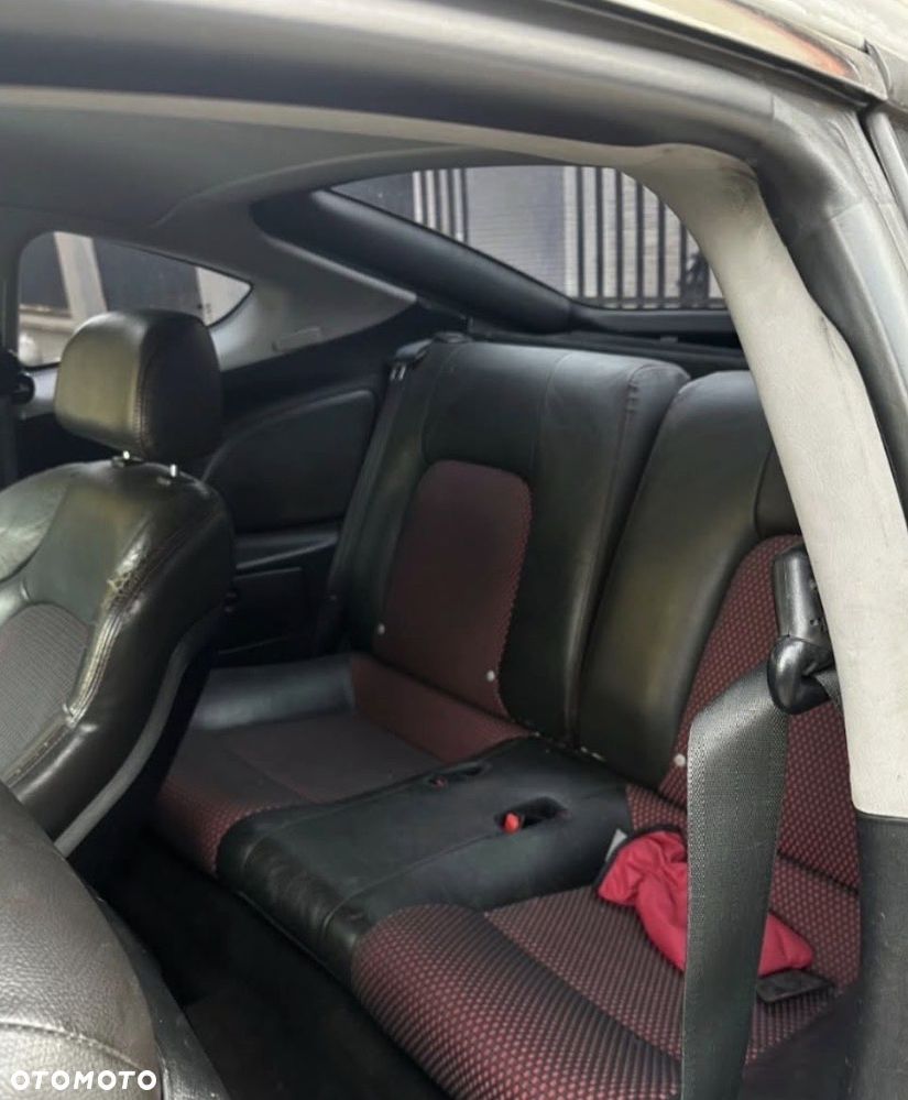 Hyundai Coupe - 13