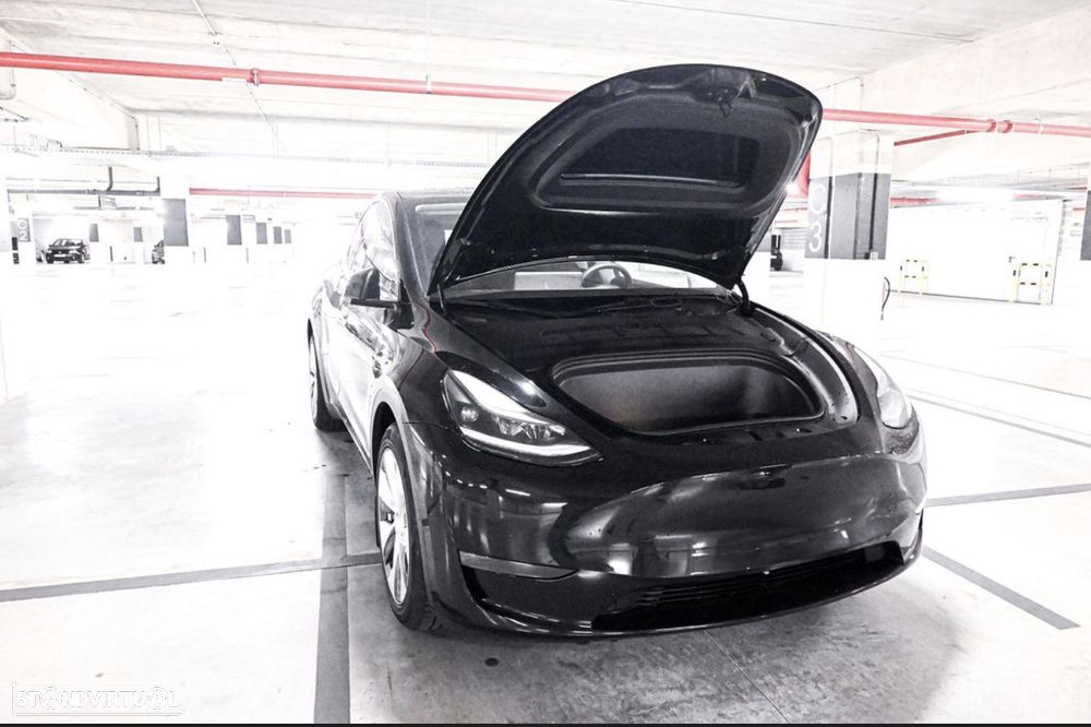 Tesla Model Y Long Range Dual Motor AWD - 8