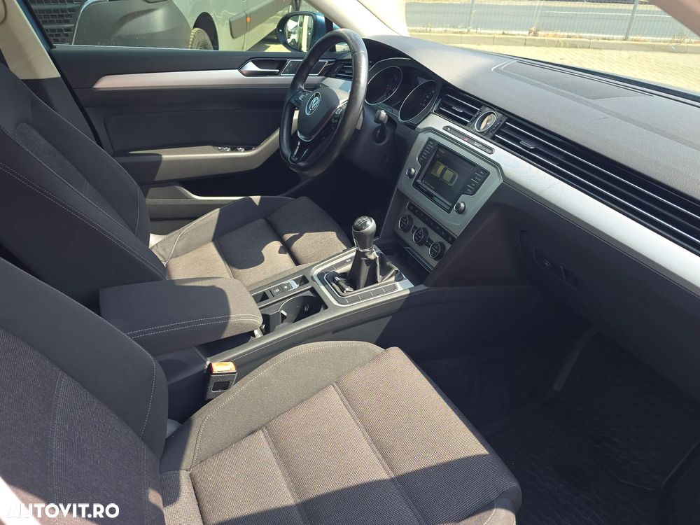 Volkswagen Passat 2.0 TDI (BlueMotion Technology) Comfortline - 19