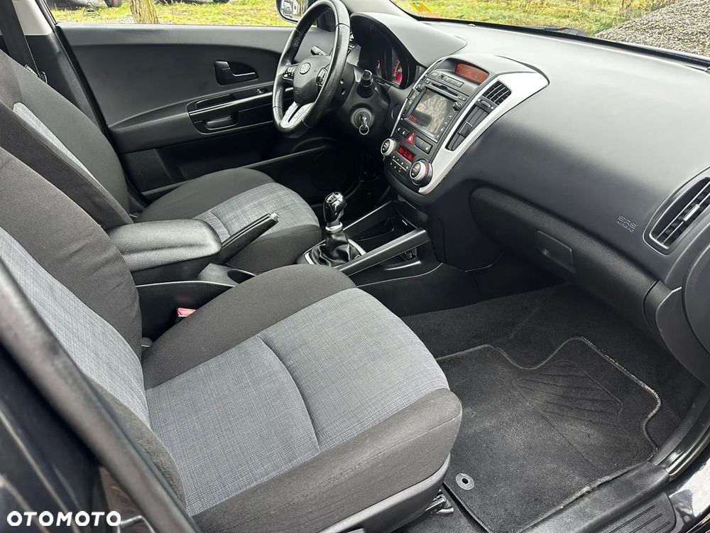 Kia Ceed 1.6 CRDi Spirit - 23