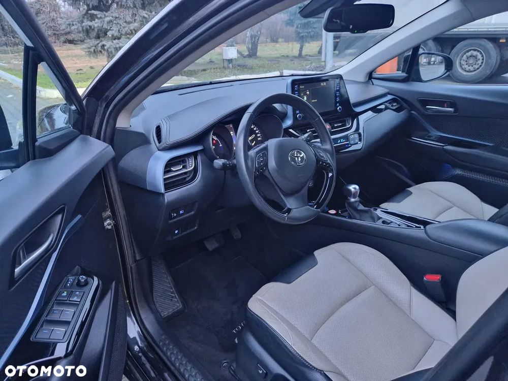 Toyota C-HR Style Selection - 27