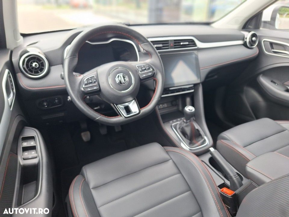 MG ZS - 17
