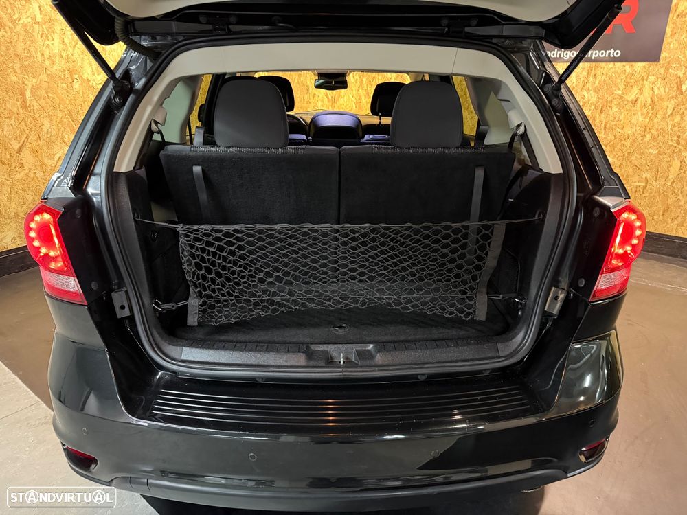 Fiat Freemont 2.0 M-Jet Urban - 28