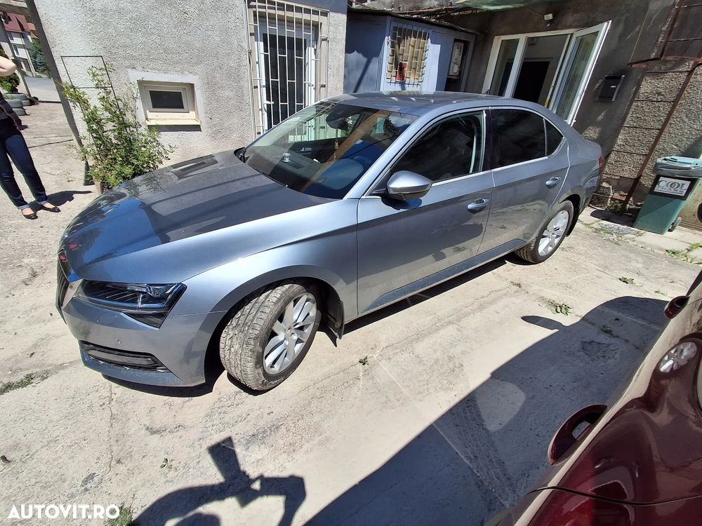 Skoda Superb 2.0 TDI DSG Ambition - 11