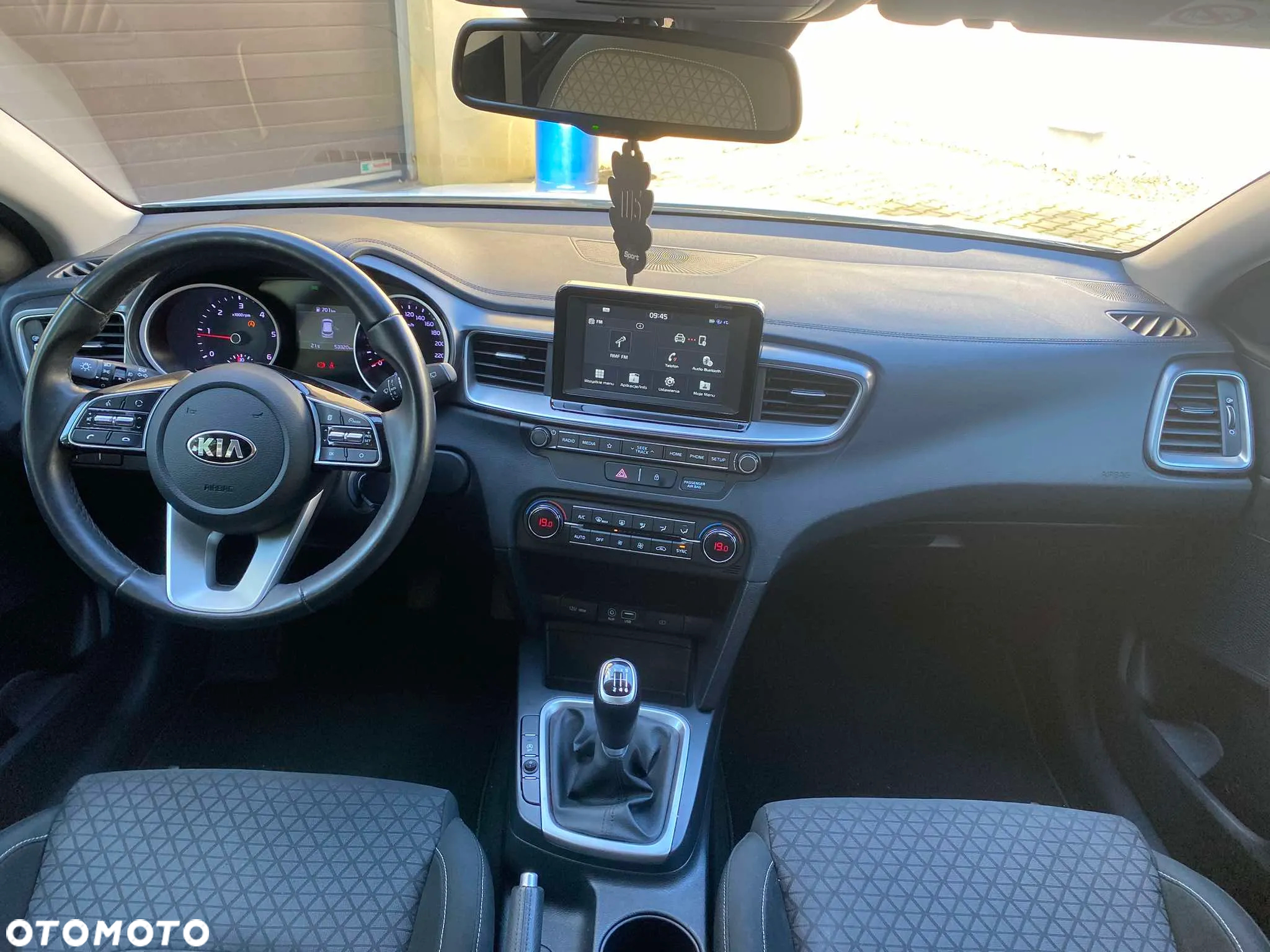 Kia Ceed - 25
