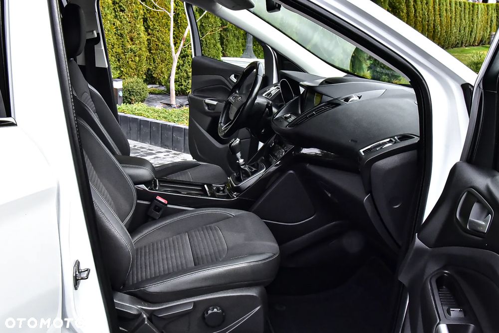 Ford Kuga 2.0 TDCi 4x4 Titanium - 16