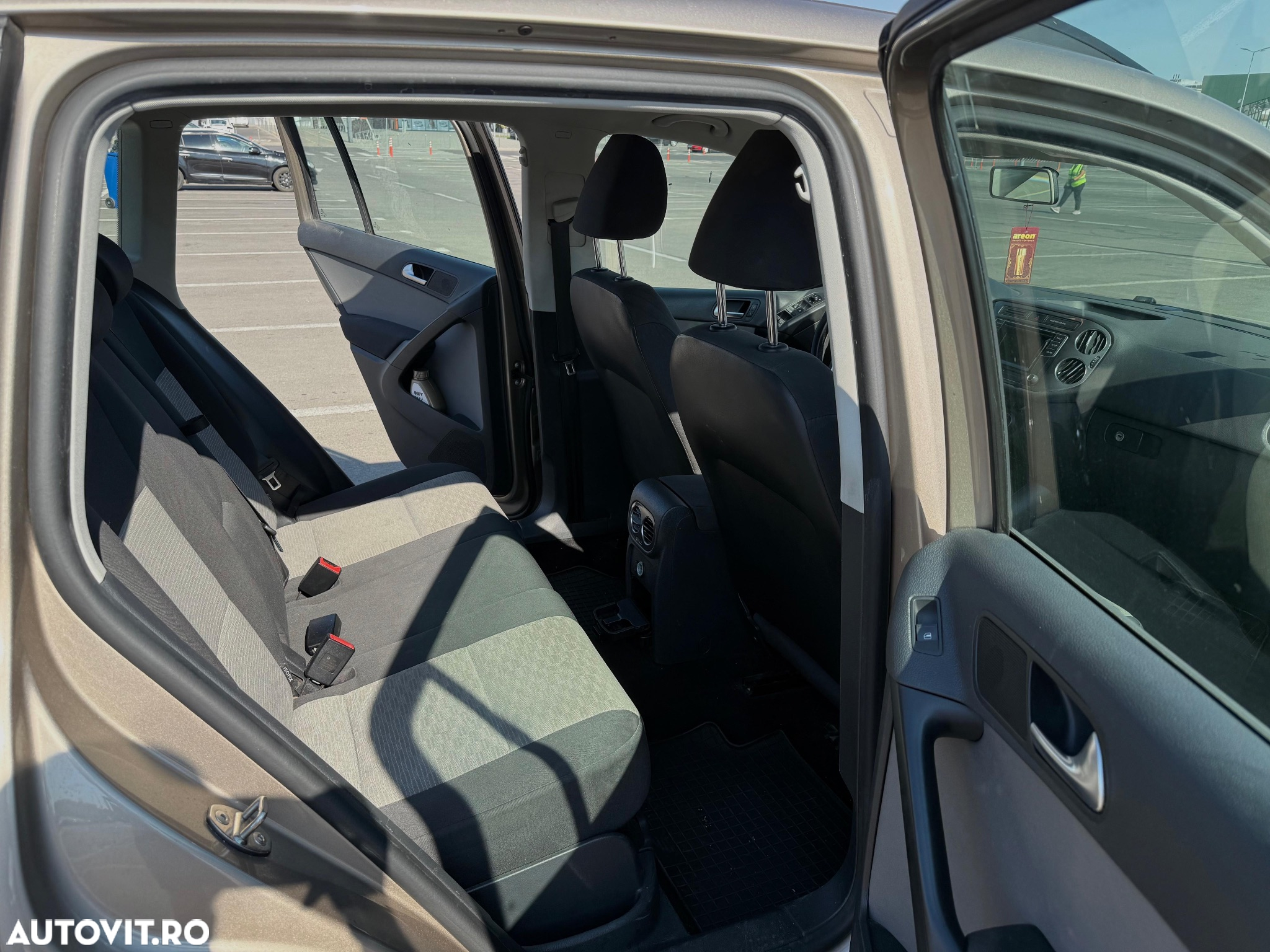 Volkswagen Tiguan 2.0 TDI 4Motion BMT Sport & Style - 8