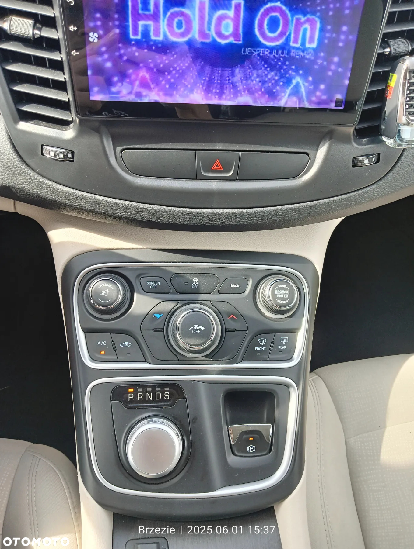 Chrysler 200 - 24