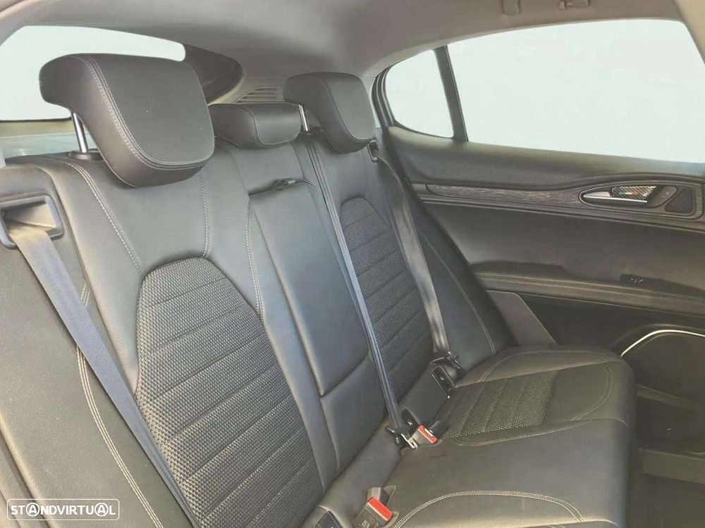 Alfa Romeo Stelvio 2.2 D Super AT8 - 15