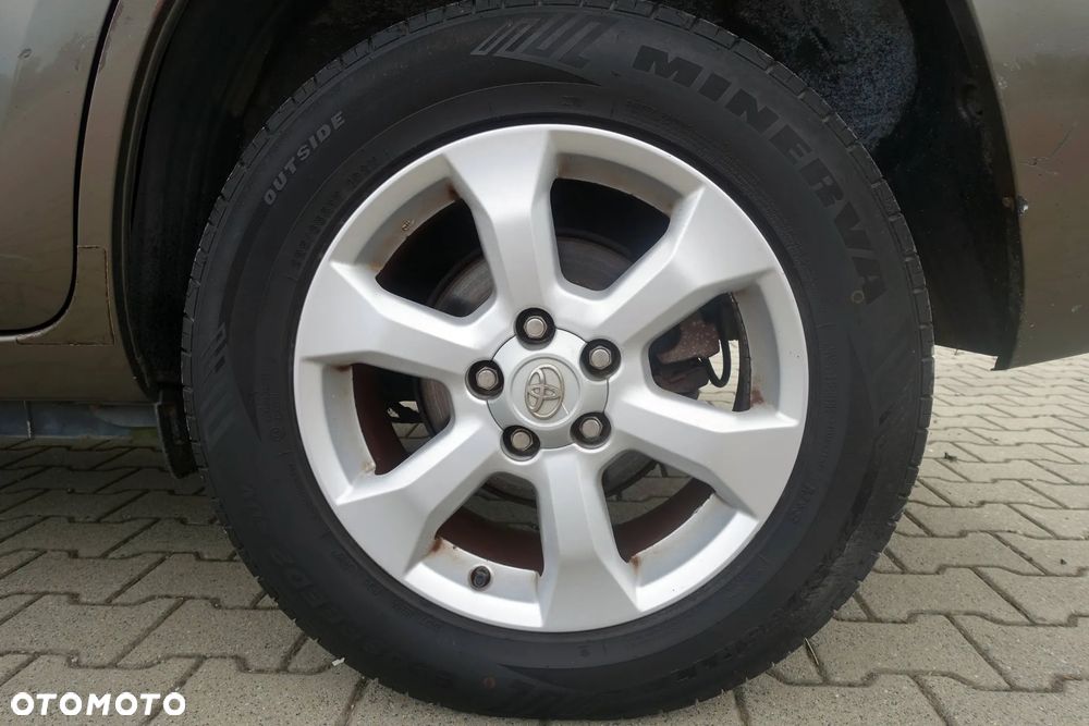 Toyota RAV4 2.2 D-4D 4x4 Sol - 9