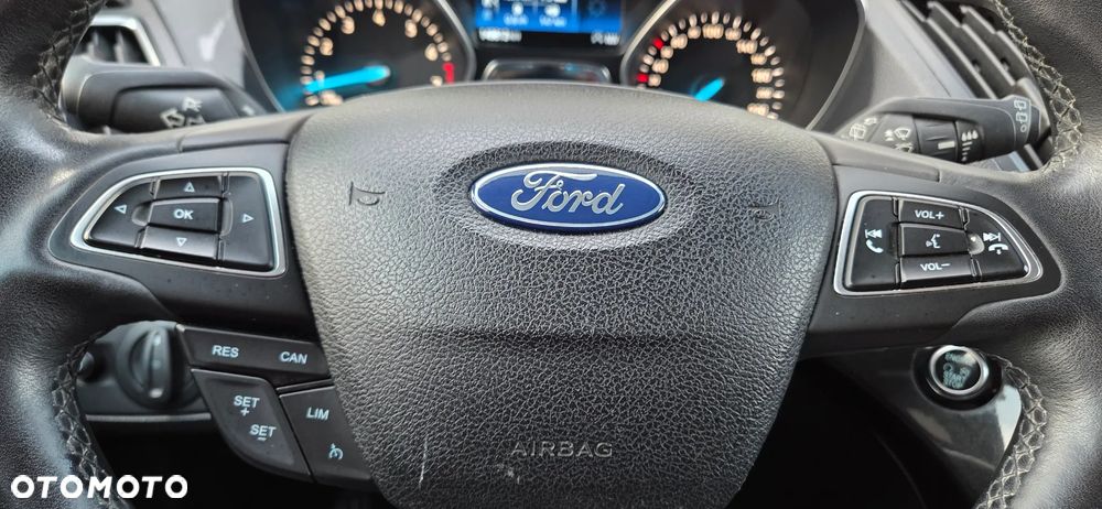Ford Kuga 1.5 EcoBoost 2x4 Titanium - 19
