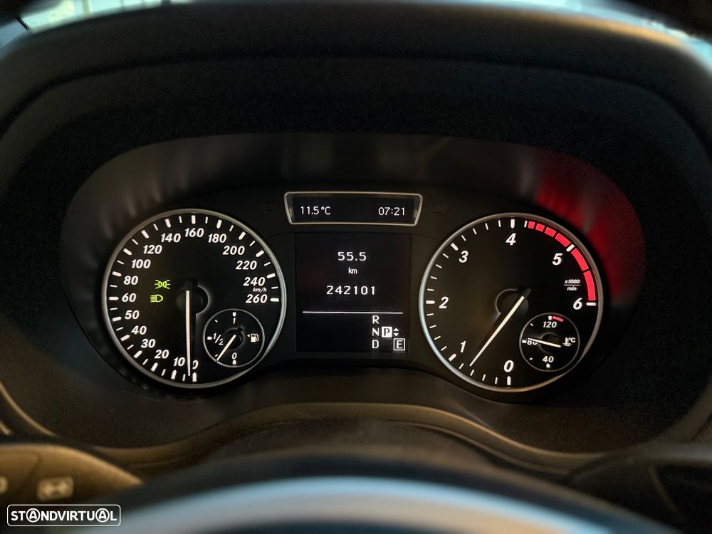 Mercedes-Benz B 180 CDI (BlueEFFICIENCY) 7G-DCT - 19