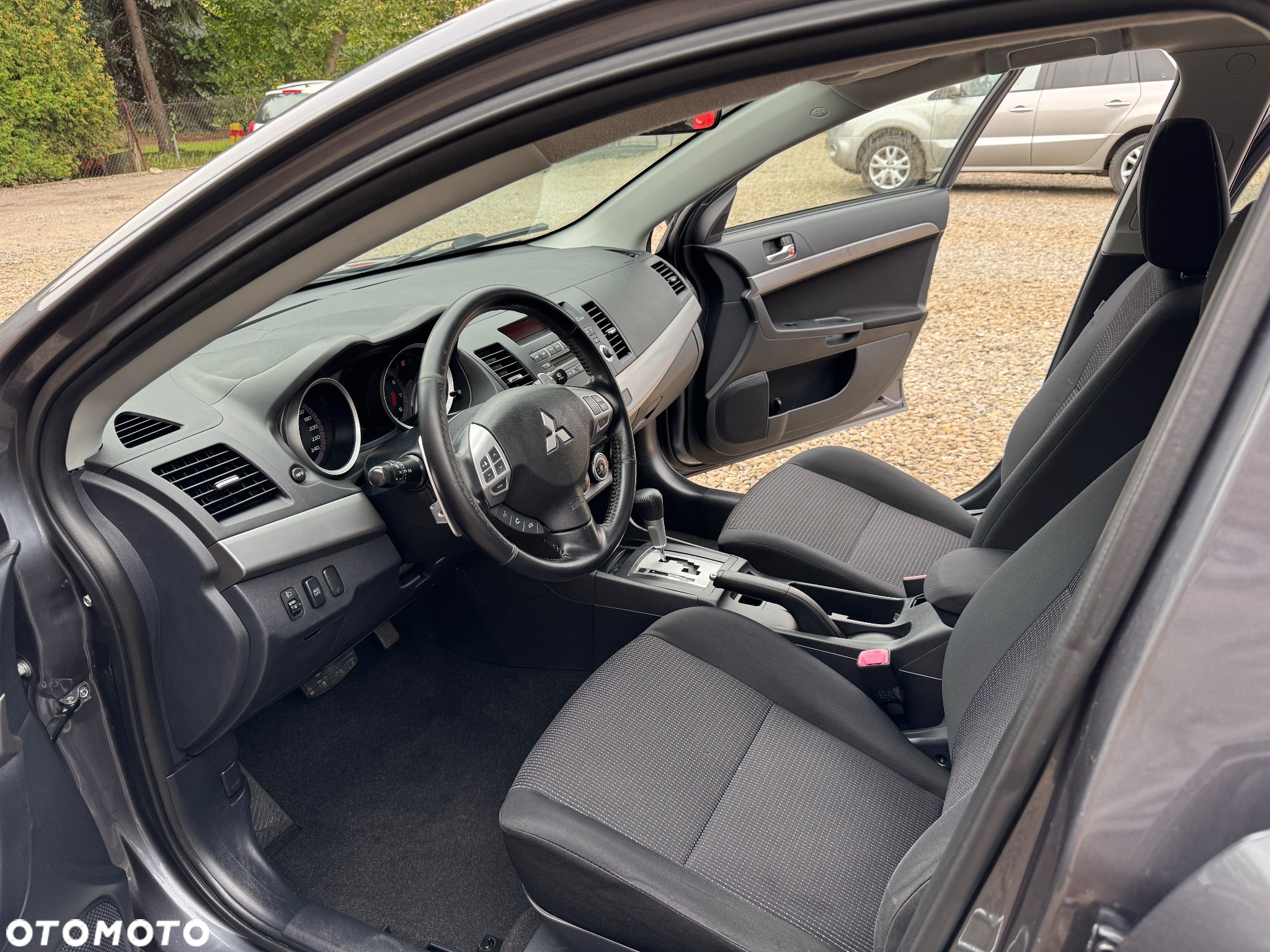 Mitsubishi Lancer 1.8 CVT Invite - 8