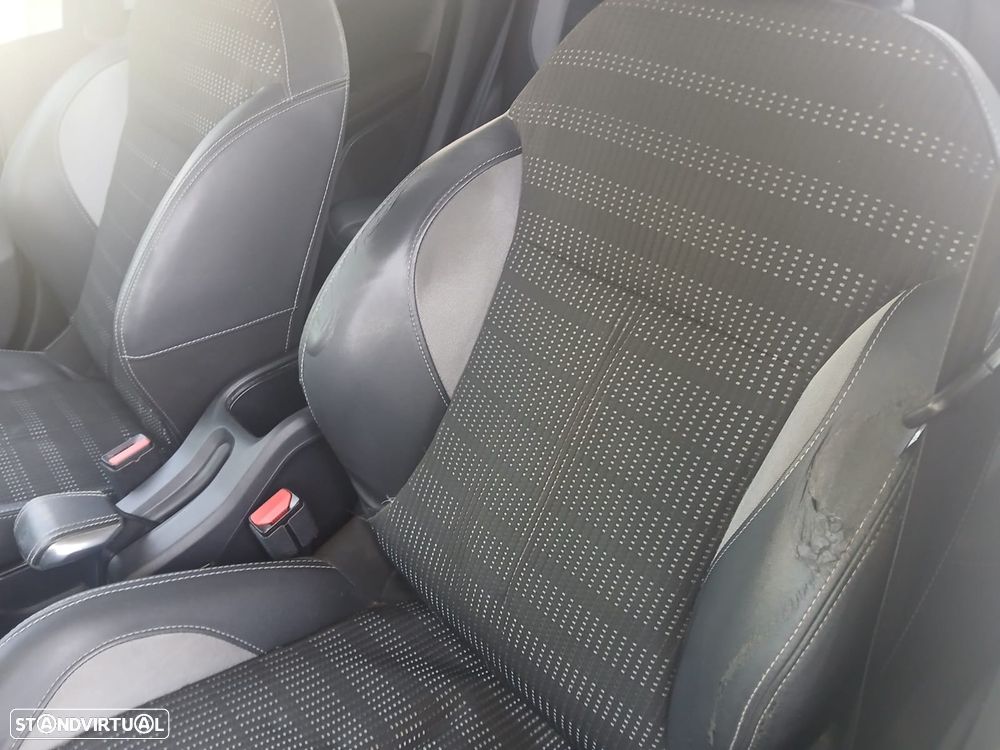 Peugeot 2008 1.2 PureTech Allure - 14