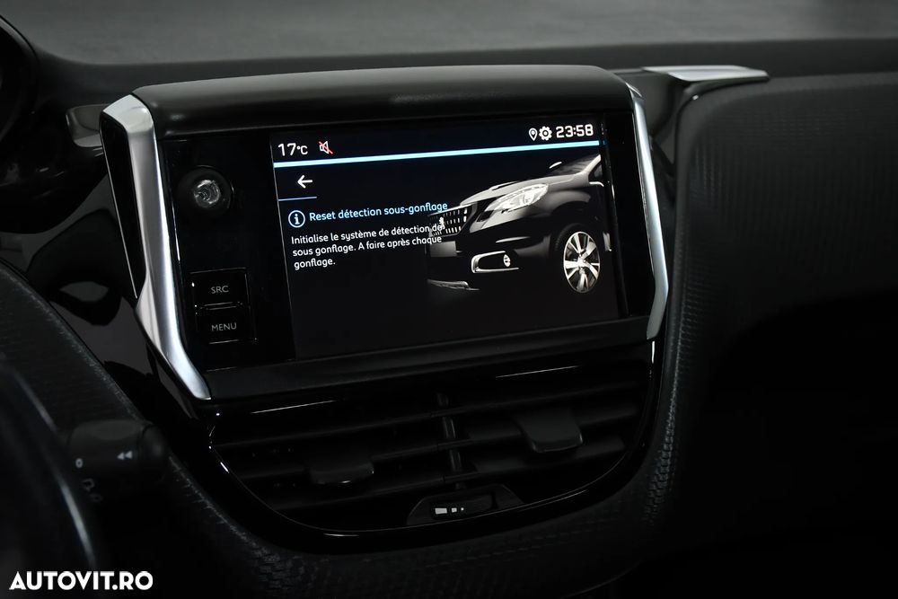 Peugeot 2008 PureTech 110 GPF Stop&Start EAT6 Signature - 8