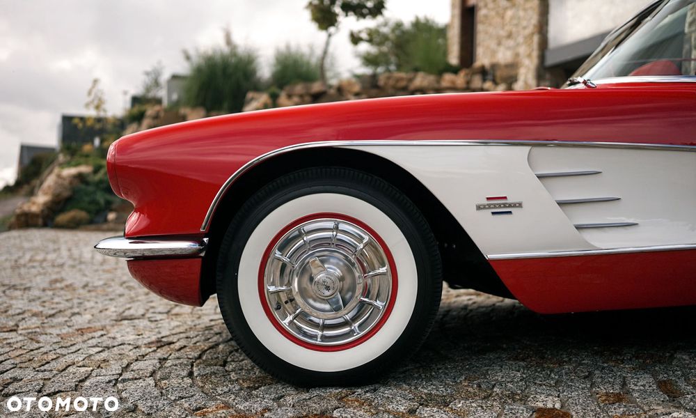 Chevrolet Corvette - 6