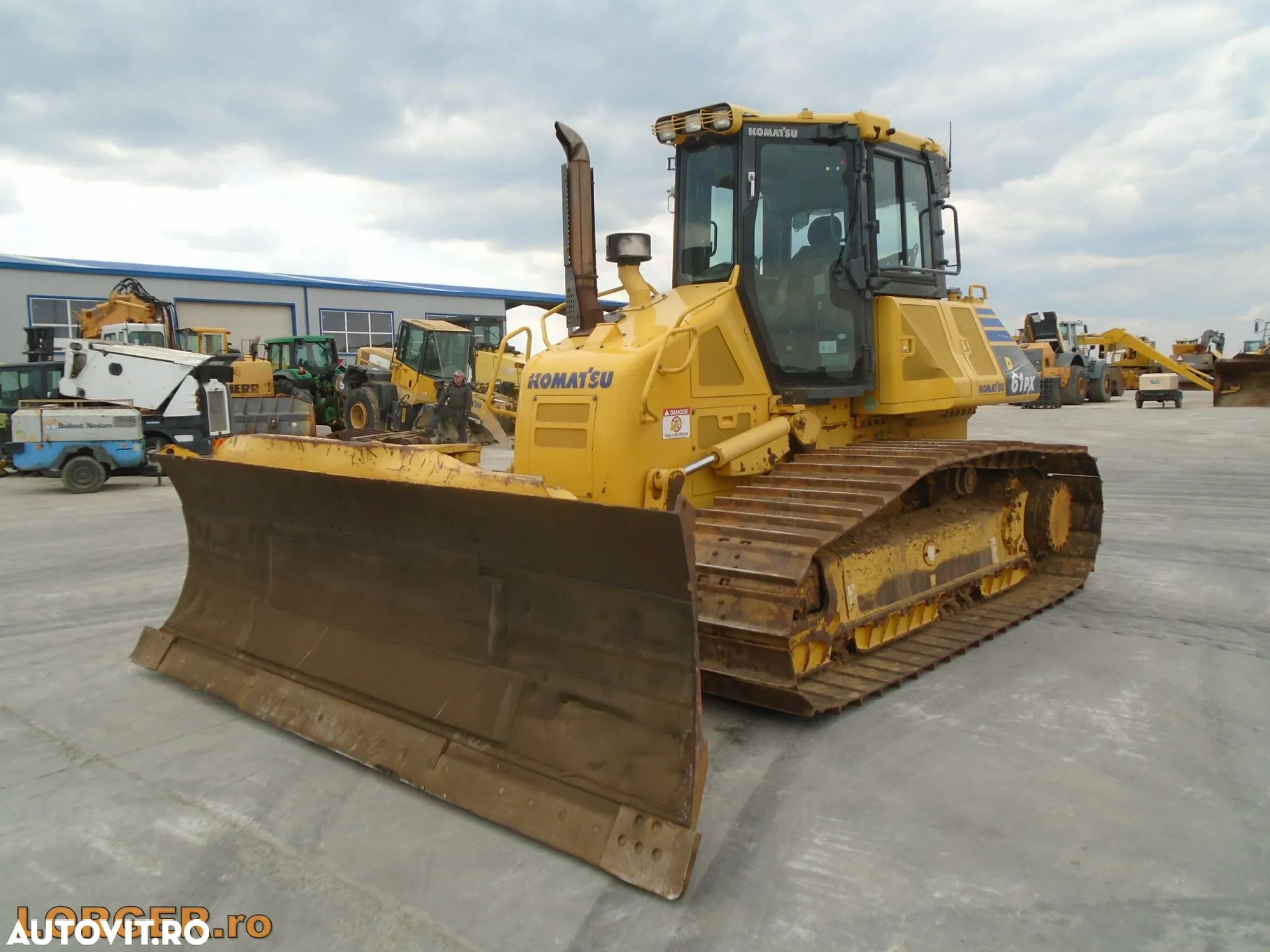 Komatsu D61PX-23 - 1