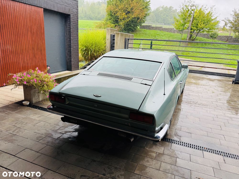 Aston Martin DBS - 11