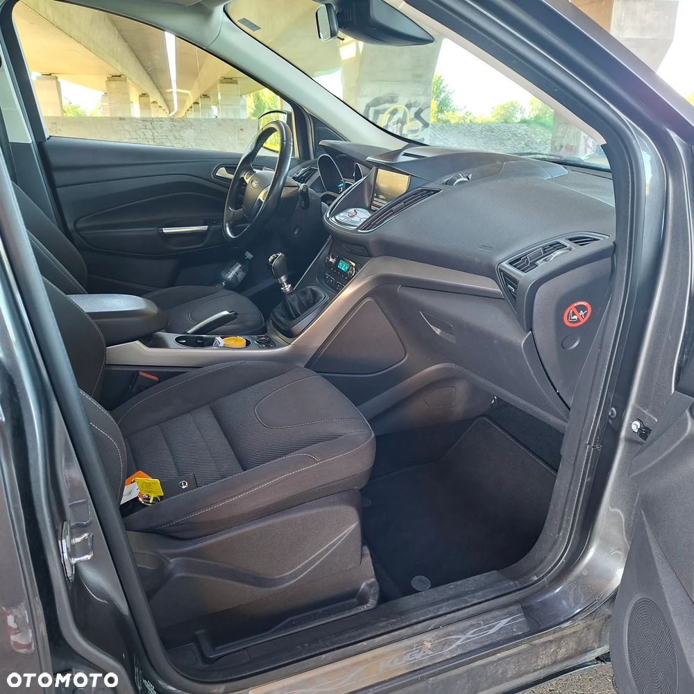 Ford Kuga 1.5 EcoBoost 2x4 Business Edition - 17