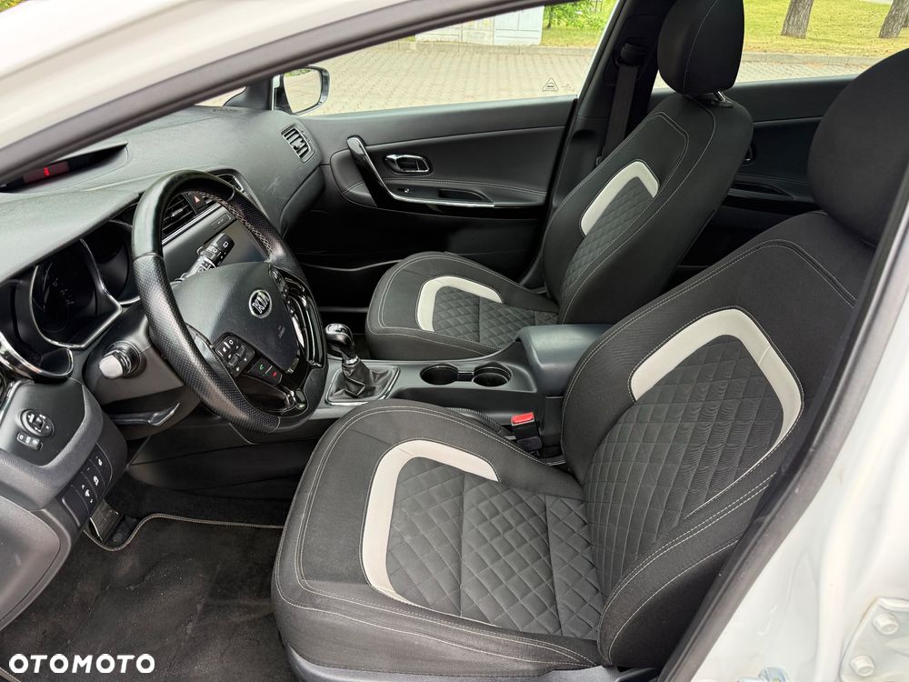 Kia Ceed 1.6 CRDi 136 ISG GT Line - 16