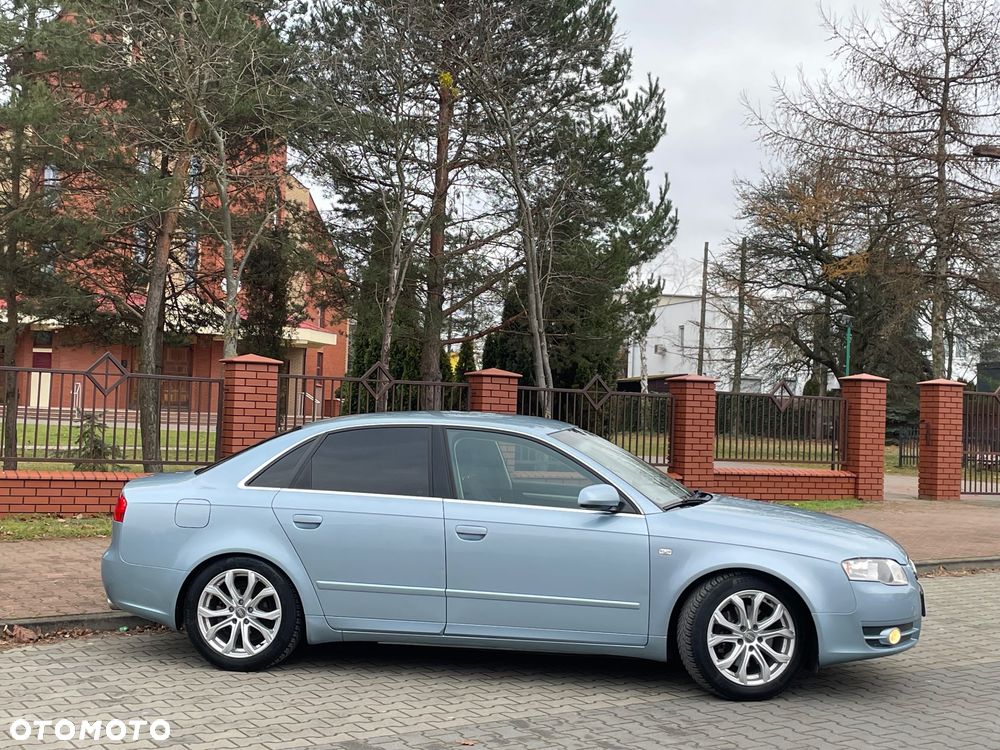 Audi A4 Limousine - 3