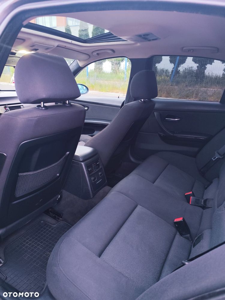 BMW Seria 3 325i - 11